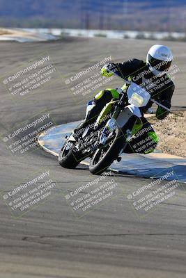 media/Jan-09-2022-SoCal Trackdays (Sun) [[2b1fec8404]]/Turns 9 and 8 (920am)/